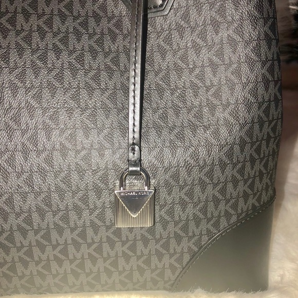 MK Bag - Picture 3 of 8